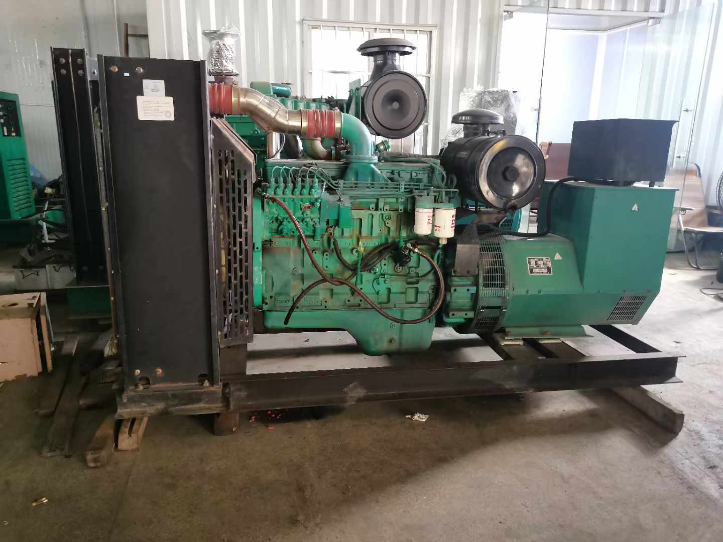 长白发电机租赁如何确定电缆的承载电流是否在安全范围内？