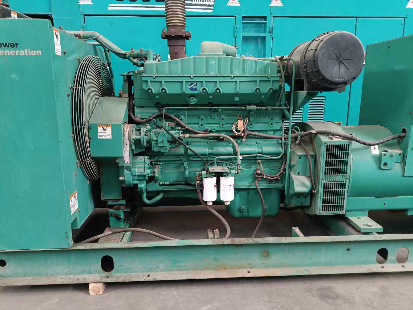 长白过载会对 600kW 柴油发电机组造成哪些损害？