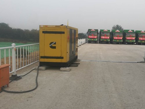 长白电力系统的稳定性和设备兼容性如何影响发电机组的频率规格？