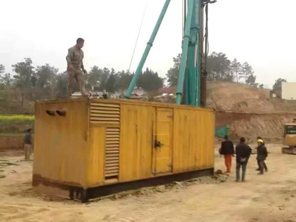 长白如何判断水冷式机油散热器密封件是否需要更换？